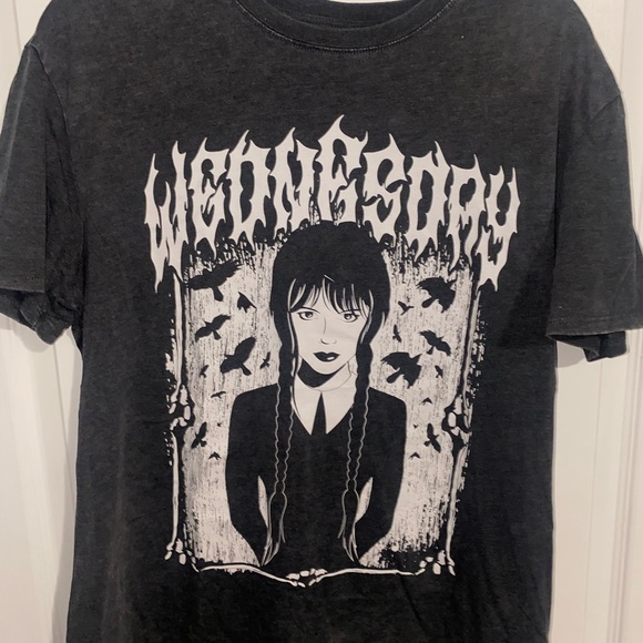 Wednesday tee - Picture 2 of 5